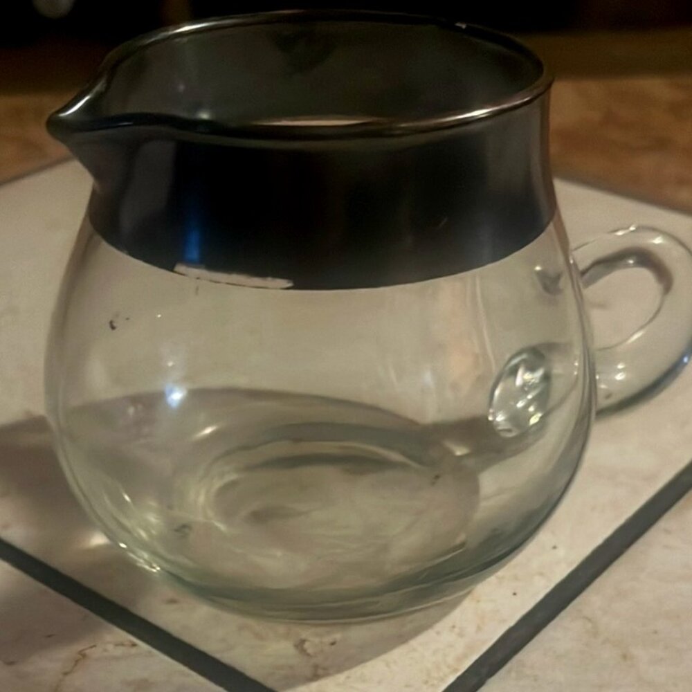 Glass creamer cup